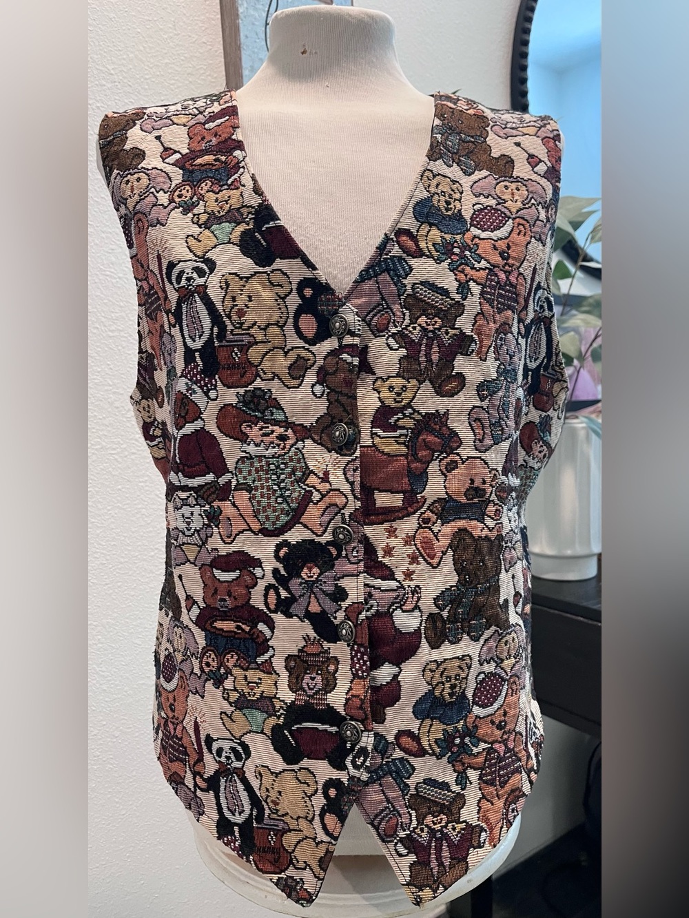Kitschy Vintage Bobbie Brooks Multi-Color Teddy Bear Tapestry Button Front Vest